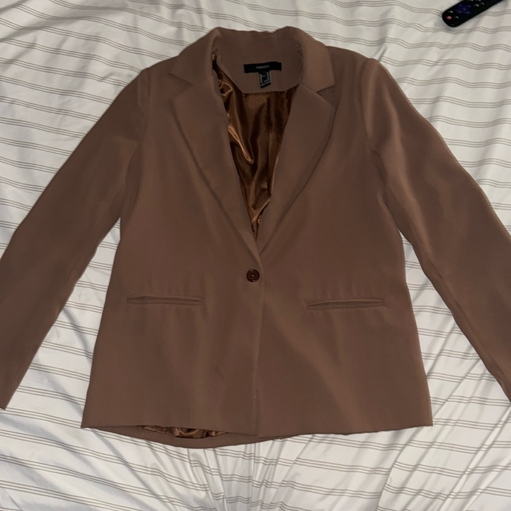 Over-sized brown blazer
